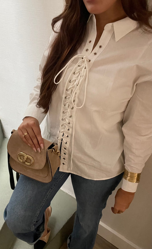 Chemise blanche à lacets